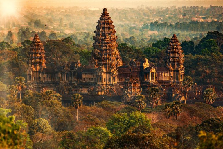 A KHMER BIRODALOM NYOMÁBAN KAMBODZSÁBAN